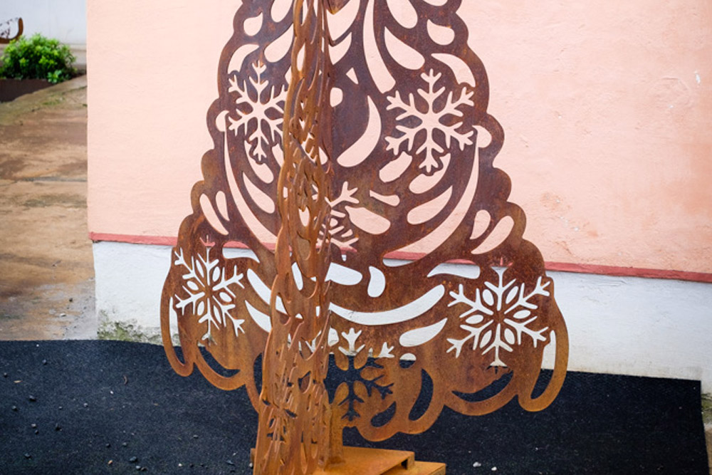 Sagoma albero di Natale in acciaio corten